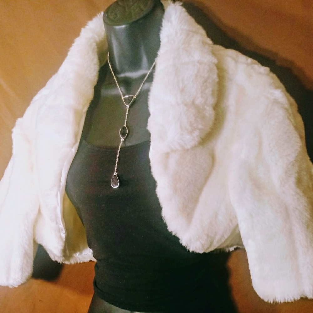 M Ladies Faux Fur Jacket special occasions nwot